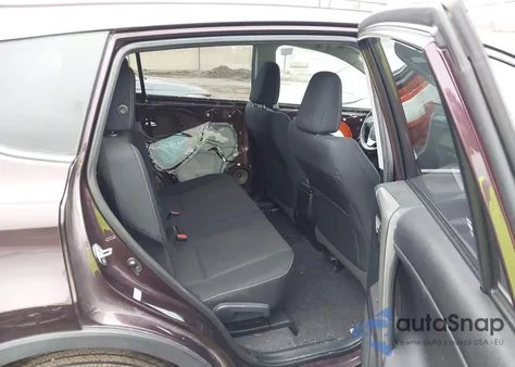 2017 Toyota Rav4 Xle z USA, uszkodzony, nr VIN 2T3RFREV3HW691059